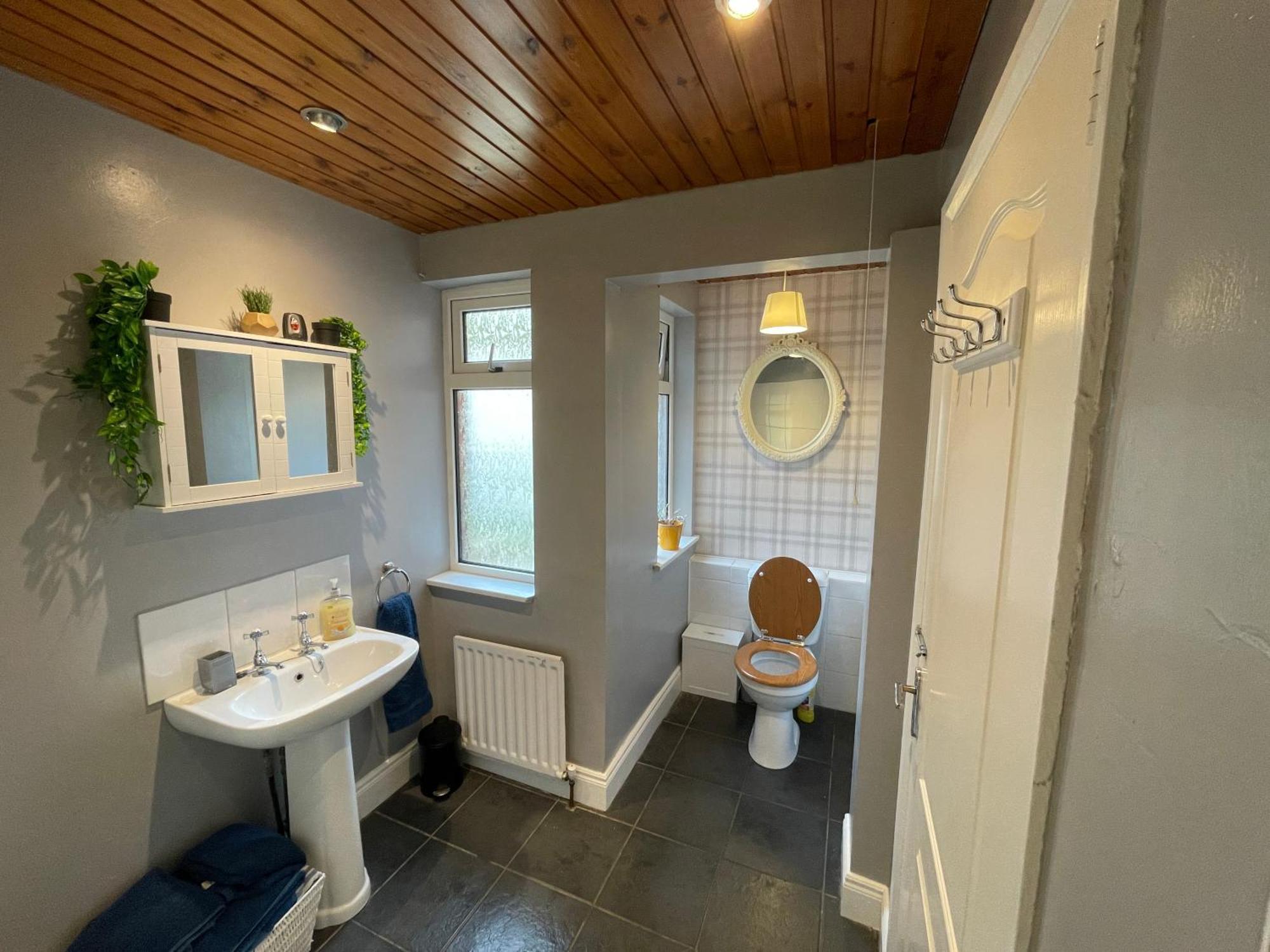 Fairway House Villa แคร์ริกเฟอร์กัส ภายนอก รูปภาพ